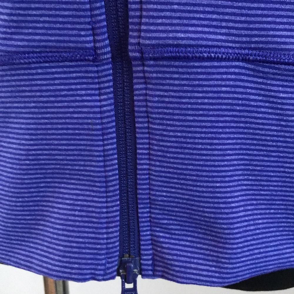 $138 Lululemon In Stride Zip Up jacket Size 6 Rare Color purple blue striped - Picture 10 of 13